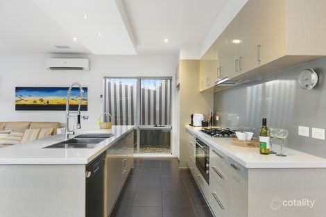 Property photo of 2/14 Snow Gum Walk Mornington VIC 3931