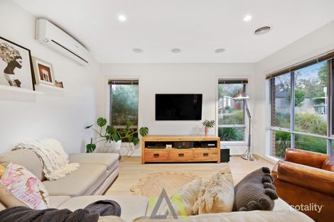 Property photo of 2/1 Warrenwood Place Langwarrin VIC 3910