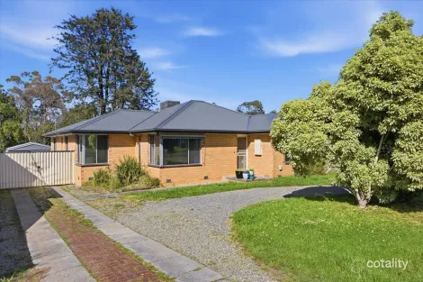 5 Balcombe Ave, Mooroolbark, VIC 3138