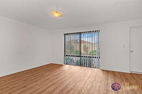 Property photo of 19 Luderick Grove Warnbro WA 6169