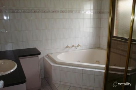 Property photo of 4 Oates Court Taylors Lakes VIC 3038