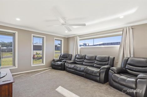 Property photo of 43 Renshaw Crescent Kearneys Spring QLD 4350