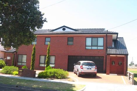 6 Parkside Cres, Seaholme, VIC 3018