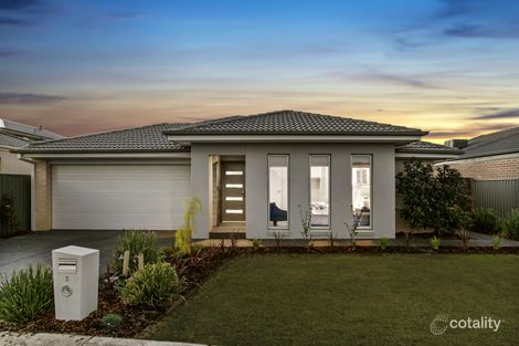 3 HOWDEN ST, CRANBOURNE EAST, VIC 3977