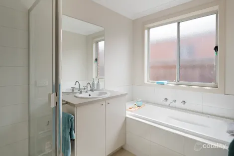 Property photo of 34 Fitzwilliam Drive Doreen VIC 3754