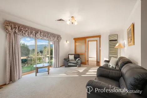 Property photo of 43 Eileen Grove Woori Yallock VIC 3139
