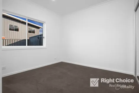 Property photo of 59 Saddleback Crescent Stream Hill NSW 2526