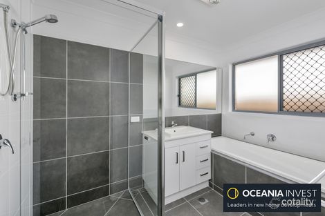 Property photo of 1/1 Emerald Place Bridgeman Downs QLD 4035