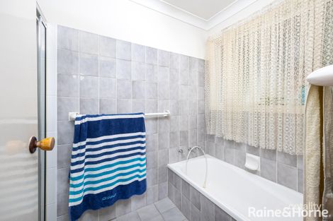 Property photo of 60 Balleroo Crescent Glenfield Park NSW 2650
