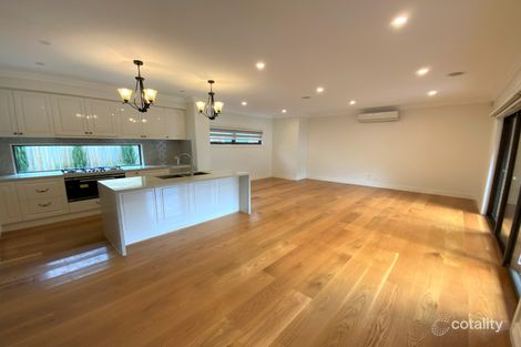 1/5 Soderlund Dr, Doncaster, VIC 3108