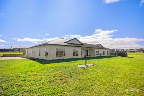 Property photo of 31 Cumming Drive Longford VIC 3851