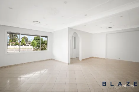 Property photo of 12 Snowdon Crescent Smithfield NSW 2164