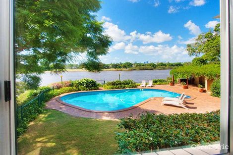 1/82 Sandford St, St Lucia, QLD 4067