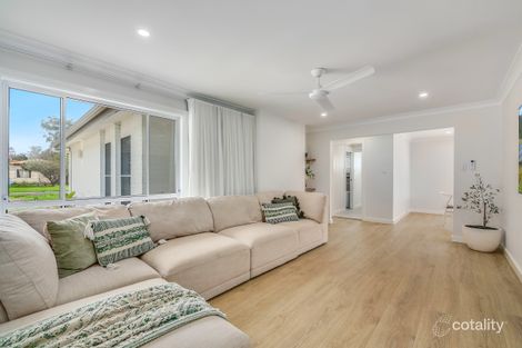 Property photo of 22 Brenda Crescent Tumbi Umbi NSW 2261