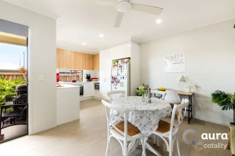 Property photo of 2/28 Stephen Crescent Nirimba QLD 4551