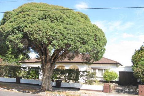 18 Fitzgibbon Cres, Caulfield North, VIC 3161