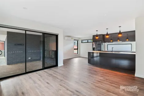 4/2 Vienne Dr, Howrah, TAS 7018