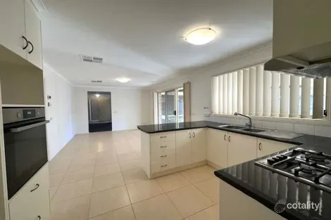 Property photo of 44 Manna Gum Drive Pakenham VIC 3810