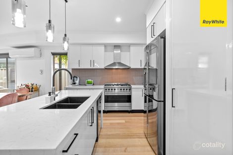 Property photo of 11 Beacon Lane Caroline Springs VIC 3023