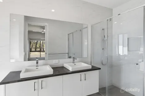 Property photo of 16 Laidler Close Wangaratta VIC 3677