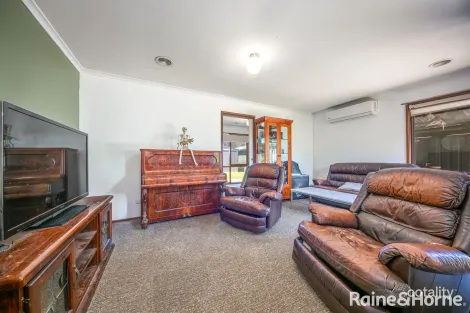 Property photo of 15 Scenic Court Gisborne VIC 3437