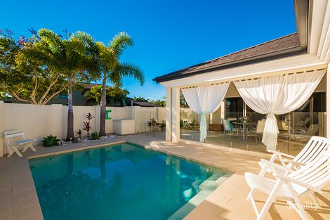 2837 Wylarah Way, Hope Island, QLD 4212