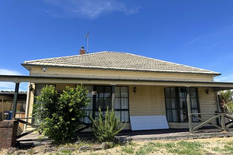 Property photo of 22 Clarendon Street Cranbourne VIC 3977