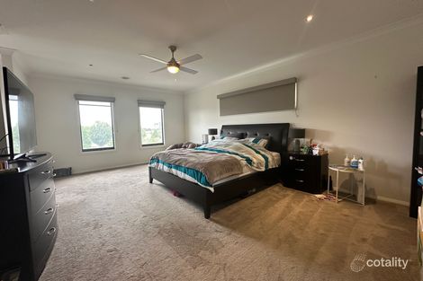 Property photo of 11 Canopy Crescent Hillside VIC 3037