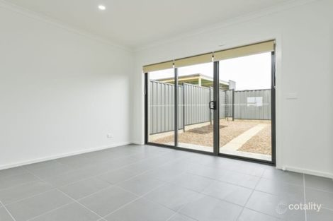 Property photo of 17 Clendon Way Craigieburn VIC 3064