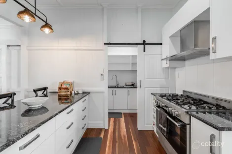 Property photo of 10 Vacy Street Newtown QLD 4350