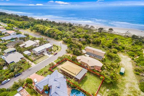Property photo of 5 Surfside Crescent Pottsville NSW 2489