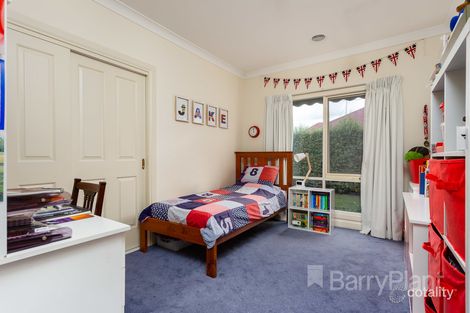 Property photo of 4 Glastonbury Circuit Point Cook VIC 3030