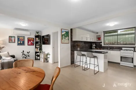4/3 Oxford St, Newport, VIC 3015