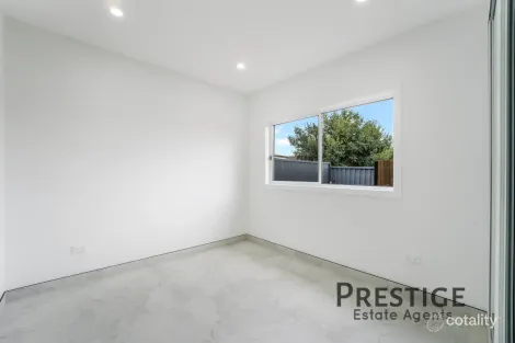Property photo of 11 Seppelt Place Edensor Park NSW 2176