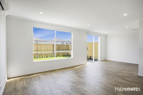 Property photo of 14 Pamir Circuit Clyde North VIC 3978