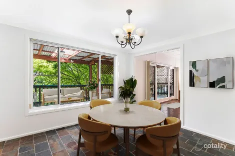 Property photo of 11 Cudgee Crescent Mount Kembla NSW 2526