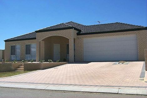 Property photo of 7 Peterborough Circle North Lake WA 6163