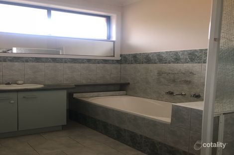 Property photo of 1 Gimlet Close Meadow Heights VIC 3048