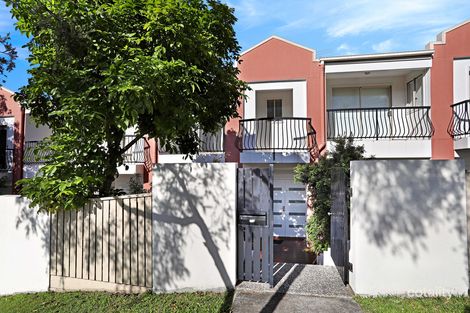 2/74 Hall St, Alderley, QLD 4051