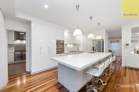 Property photo of 21 Illawarra Circuit Taylors Hill VIC 3037