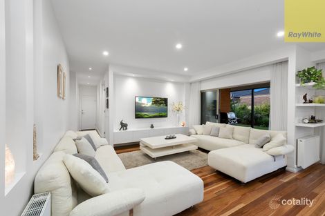 Property photo of 21 Illawarra Circuit Taylors Hill VIC 3037