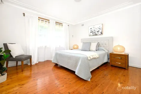 Property photo of 43 Eastern Arterial Road St Ives NSW 2075