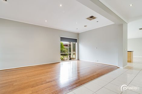 Property photo of 11 Sallybrook Circuit Narre Warren VIC 3805