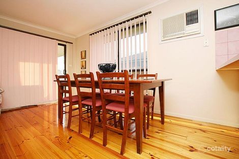 Property photo of 49 Kellaway Crescent Mill Park VIC 3082