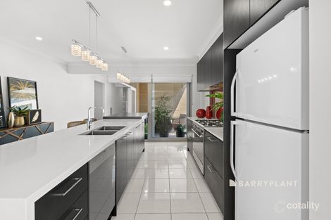 Property photo of 5 Avisha Way Narre Warren VIC 3805