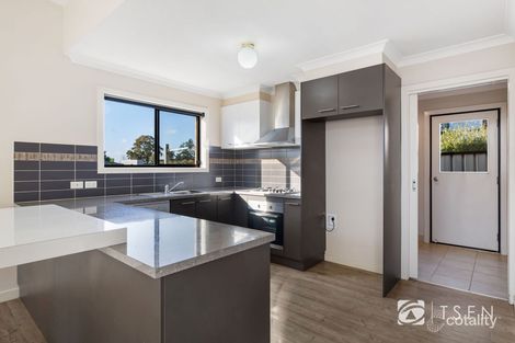 Property photo of 6 Garnet Court Kangaroo Flat VIC 3555