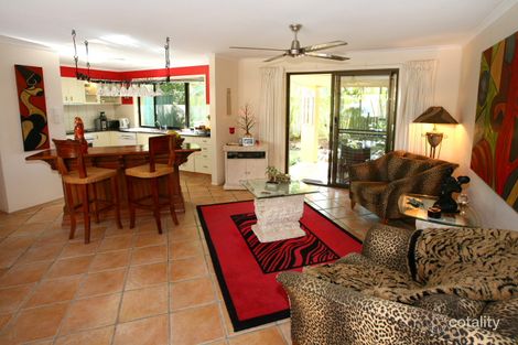 Property photo of 9 Atlas Crescent Benowa QLD 4217