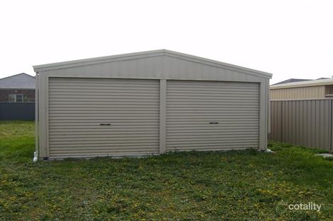 Property photo of 10 James Drive Delacombe VIC 3356