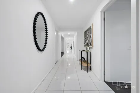 Property photo of 53 Toolern Waters Drive Weir Views VIC 3338