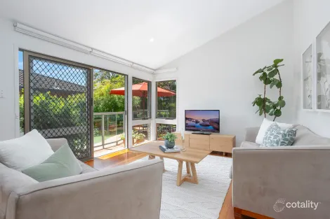 Property photo of 39 Hobart Place Illawong NSW 2234
